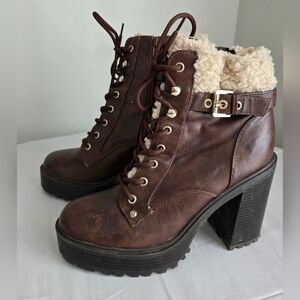 GBG LA Gifty Boots Sz 10 Brown 3 3/4 in Heel Lace Up Chunky Sherpa Women Booties